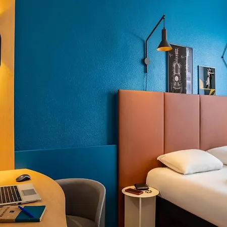 Ibis Ornano Montmartre Nord 18eme 3*