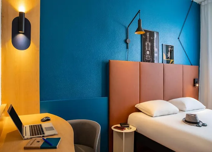 Ibis Ornano Montmartre Nord 18eme 3*